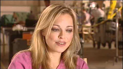 Sarah Alexander Photo 46