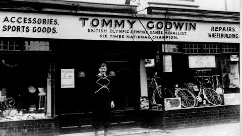 Tommy Godwin Photo 25