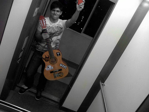 Jorge Becerra Photo 12