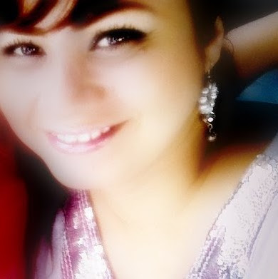Monica Quintanilla Photo 11