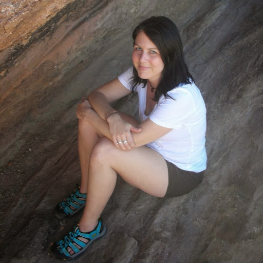 Laura Dickey Photo 10