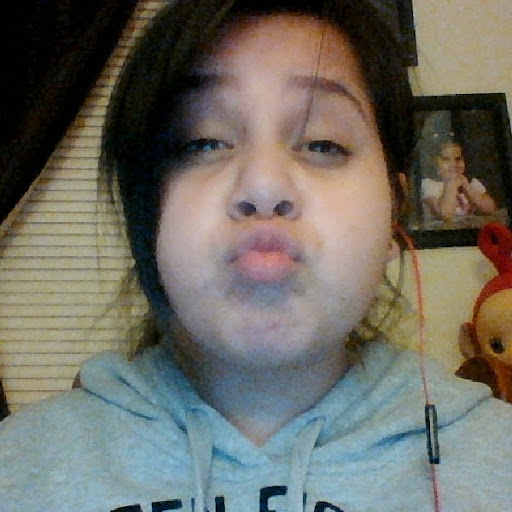 Jennifer Guzman Photo 14