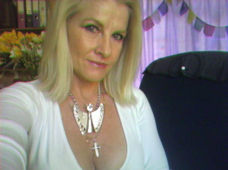 Claire Hunter Photo 19