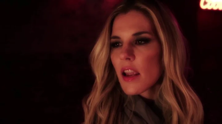Jennifer Paige Photo 30