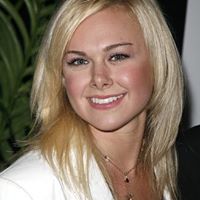 Laura Bundy Photo 6