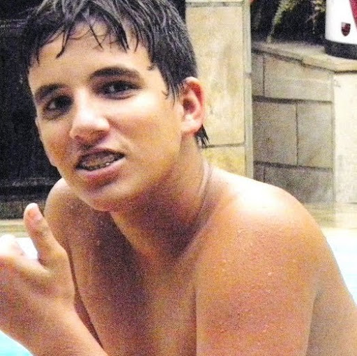 Alexander Souza Photo 9