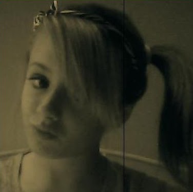 Katie Carlton Photo 10