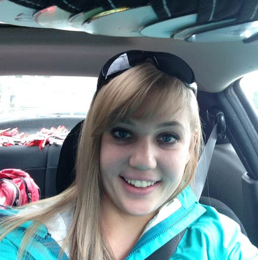 Holly Norris Photo 12