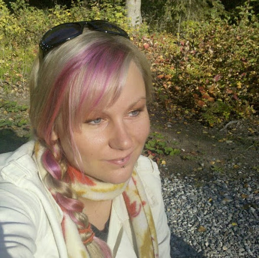 Sarah Walden Photo 14