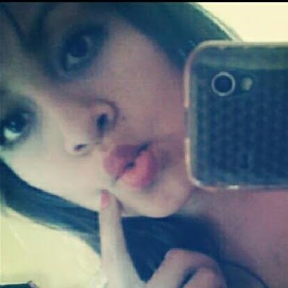 Jazmin Paredes Photo 16