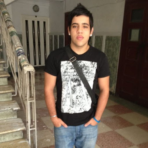 Alejandro Gomes Photo 15