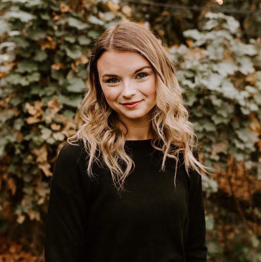 Courtney Garris Photo 10