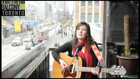 Caitlin Burgess Photo 26