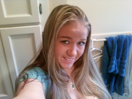 Janelle Warren Photo 12