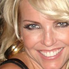 Kelli Goodman Photo 9