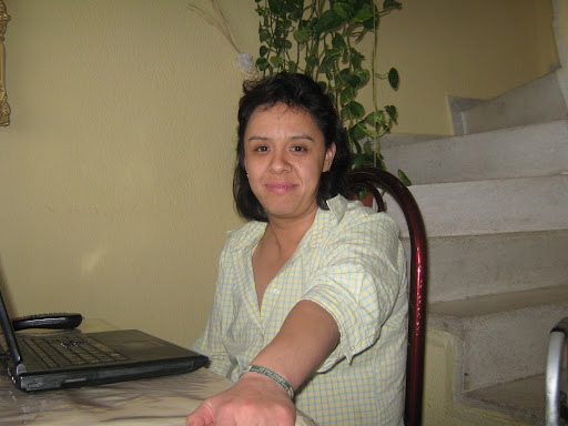 Betty Ruiz Photo 9