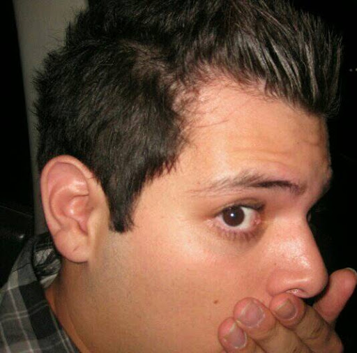 Javier Ambriz Photo 9