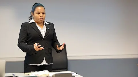 Heidi Castillo Photo 34