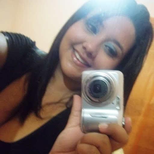 Samantha Esteves Photo 12