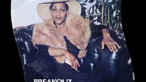 Louise Marks Photo 21