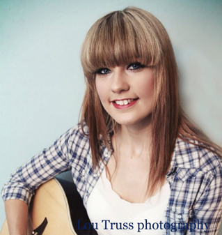 Annie Davidson Photo 15