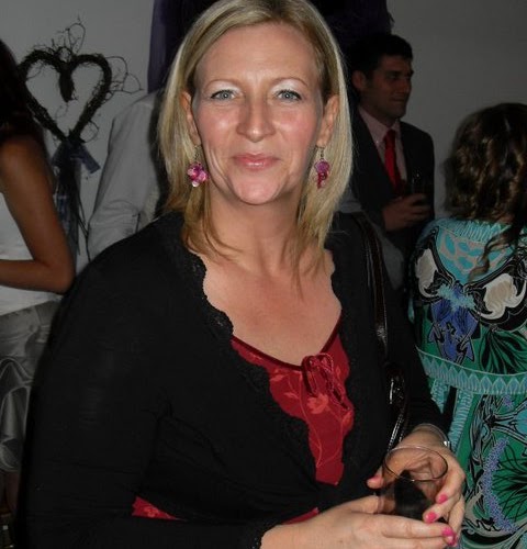 Debbie Hamilton Photo 10