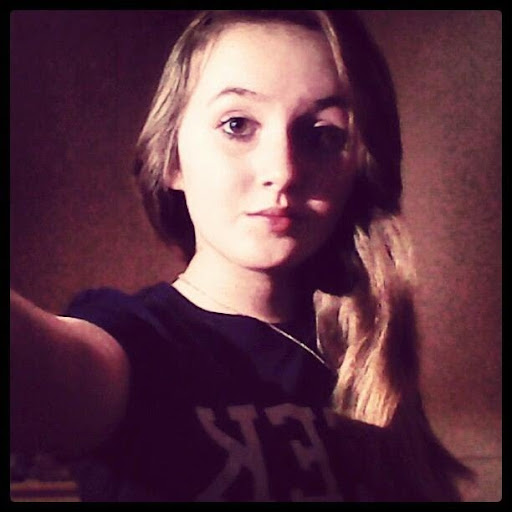 Alice Richards Photo 13
