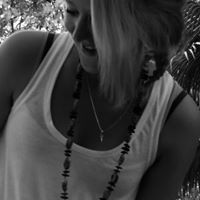 Laura Rees Photo 4