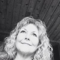 Suzanne Harris Photo 4