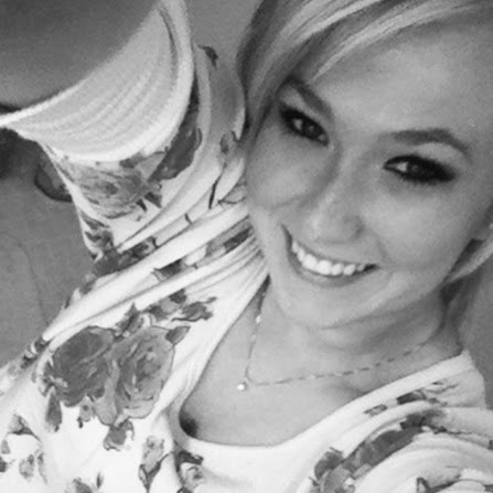Leah Reeves Photo 12
