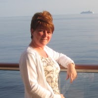 Nina Schroeder Photo 10