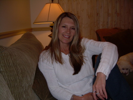 Pamela Jones Photo 17