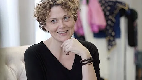 Elise Campbell Photo 19