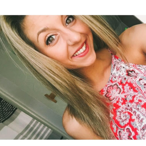 Nicole Schaefer Photo 16
