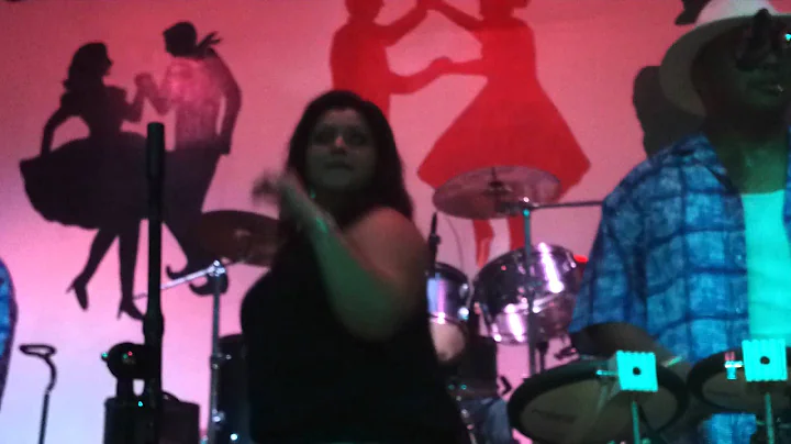 Reyna Quintanilla Photo 15