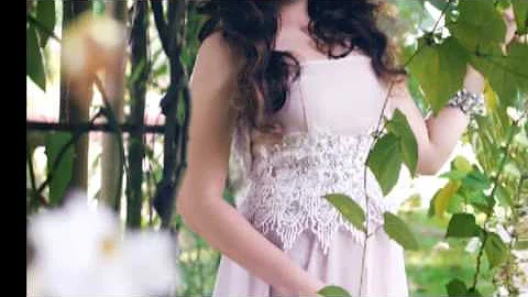 Julie Montano Photo 24