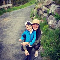 Holly Weeks Photo 7