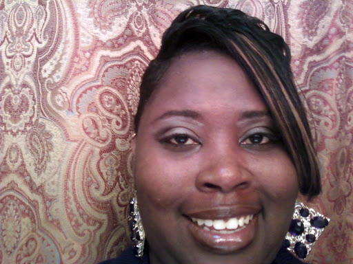 Shanta Thompson Photo 4