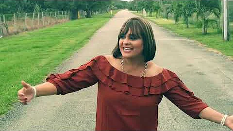 Elaine Enriquez Photo 21
