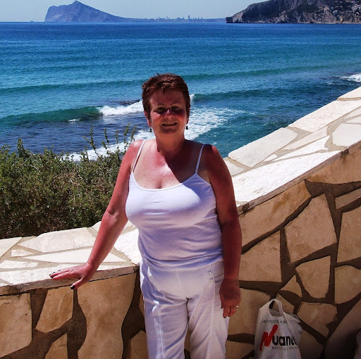 Tricia Thomson Photo 10