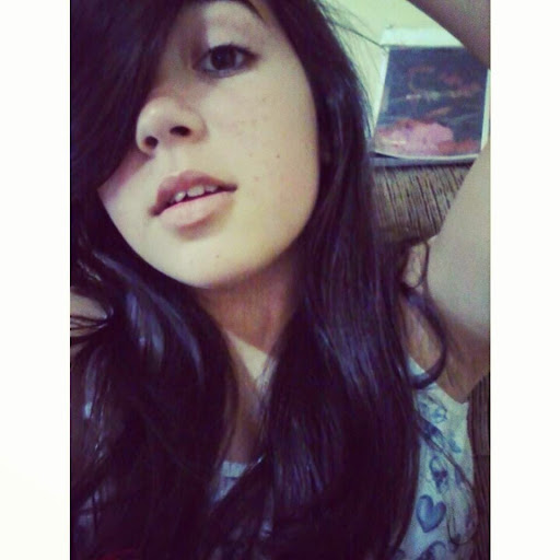 Julia Soares Photo 11