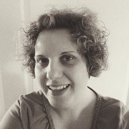 Julia Stoll Photo 6