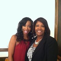 Elizabeth Sanders Photo 4