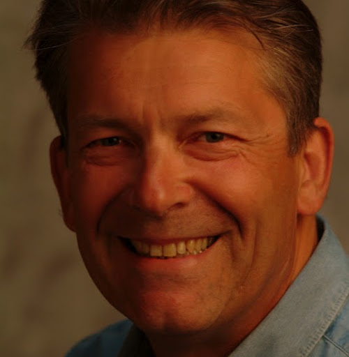 Richard Metcalfe Photo 16