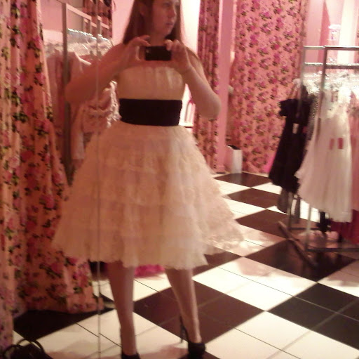 Lauren Miles Photo 9