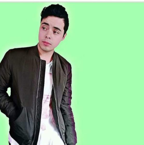 Hugo Salinas Photo 17
