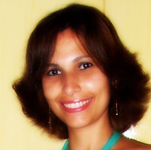 Aline Almeida Photo 12
