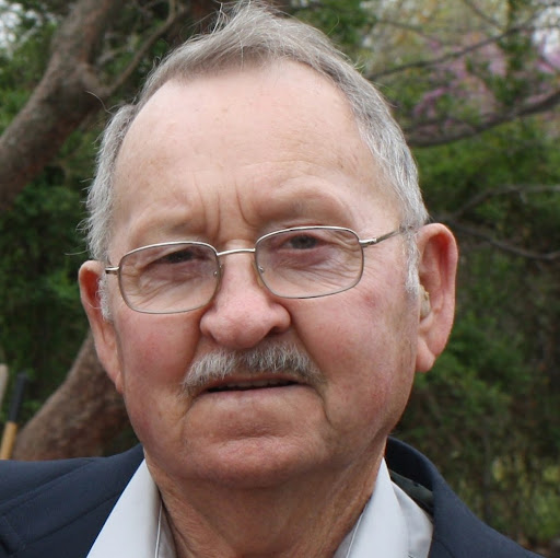 Earl Young Photo 16