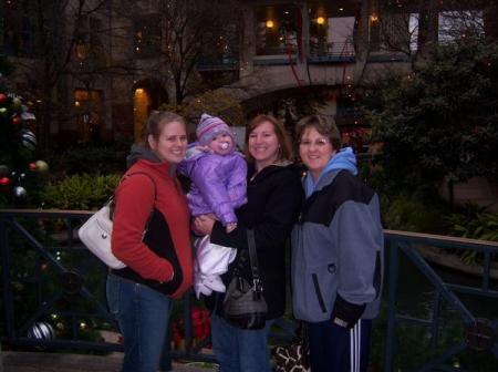 Ann Phillips Photo 20