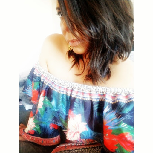 Yesenia Perez Photo 13